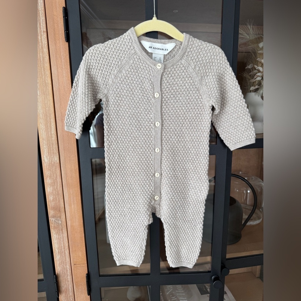 H&M knit coverall textured beige unisex baby suit romper long sleeve neutrsl
